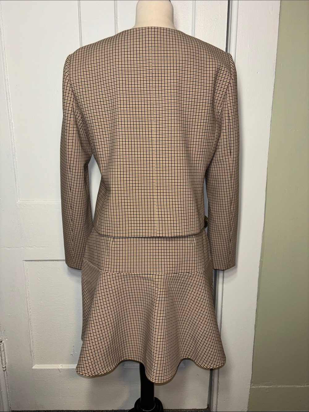 LOFT Neutral palette Plaid blazer and skirt set size 6 - Picture 5 of 11